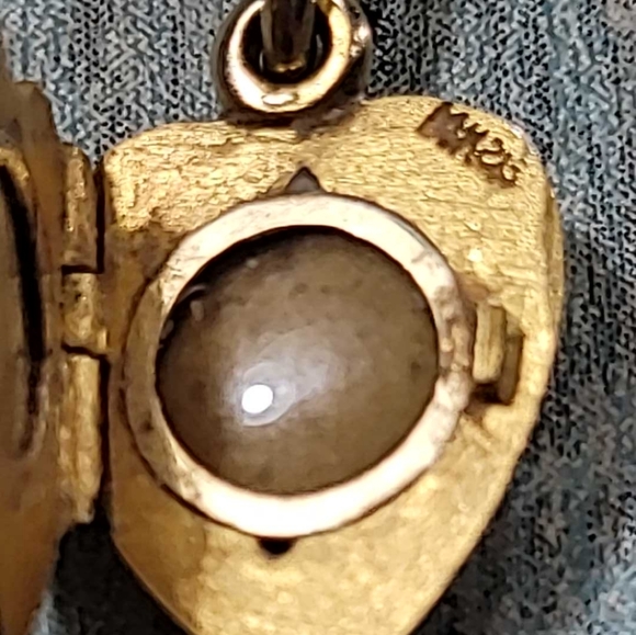 Antique Sloan & Co. 14K Heart Locket Pendant. - Picture 10 of 11